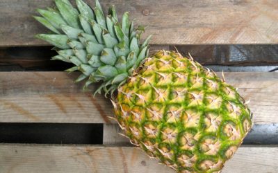 Verkoop gezonde vruchtensappen op de markt (Bolivia)