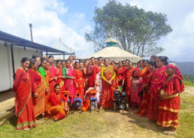 Nepal (07) – Nieuw leven voor verwaarloosd land – gefinancierd met een persoonlijke bijdragen van Wilja Brokking en families Olthof/Braakman en de sponsors van de bergwandeltochten