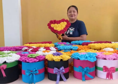 El Salvador (39) – Papierkunst met bloemen – gereserveerd voor fondswerving